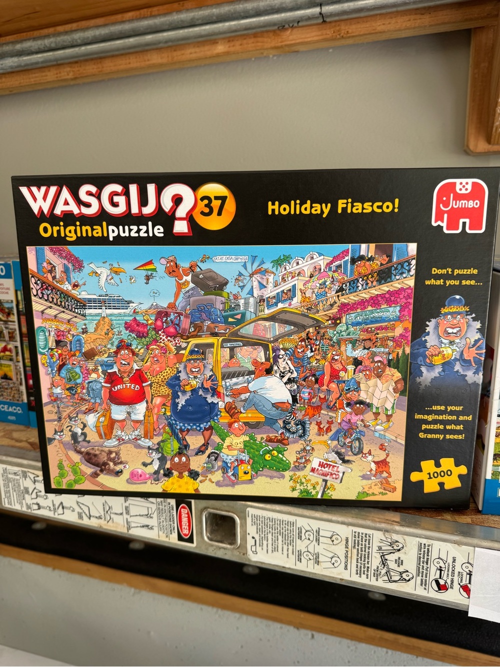 Original Puzzle 37 Holiday Fiasco! – Colorful 1000-Piece Jigsaw